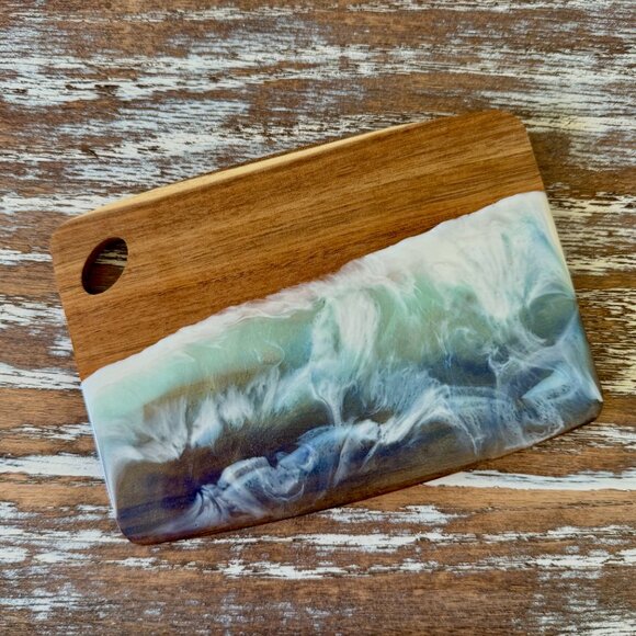 Ocean Waves Resin Wood Cutting Board Charcuterie Board with Handle Cheeseboard B - Picture 5 of 5